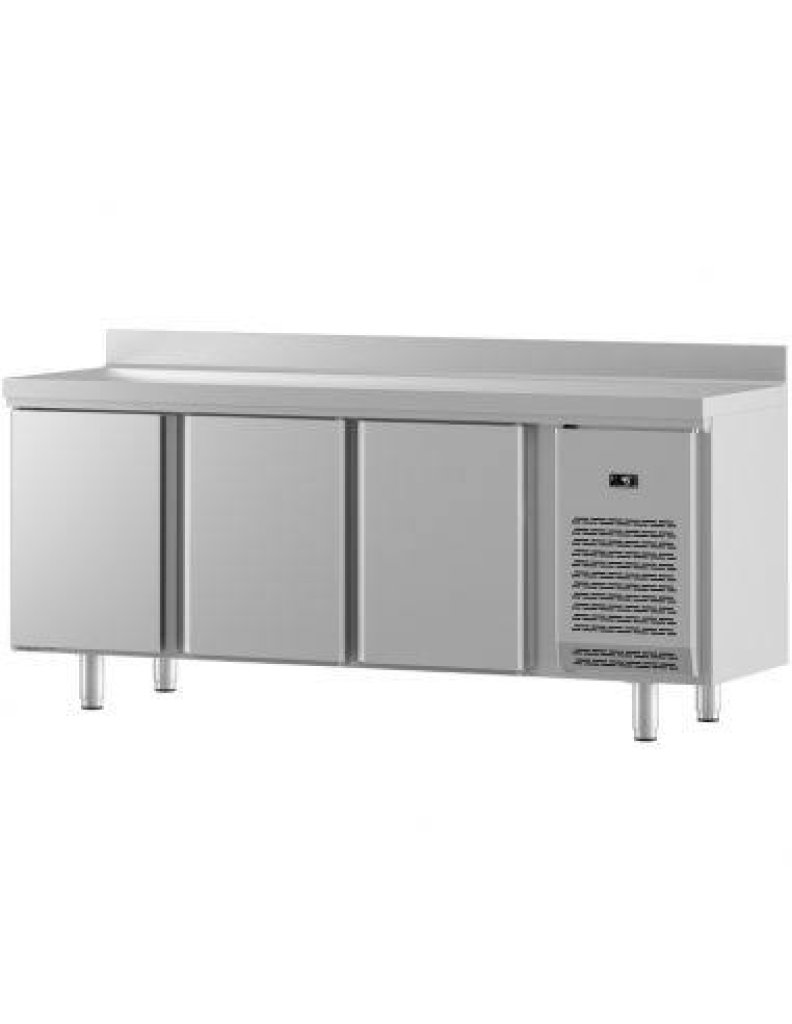 Suche einen Gastronomie Kühlschrank mit drei Türen