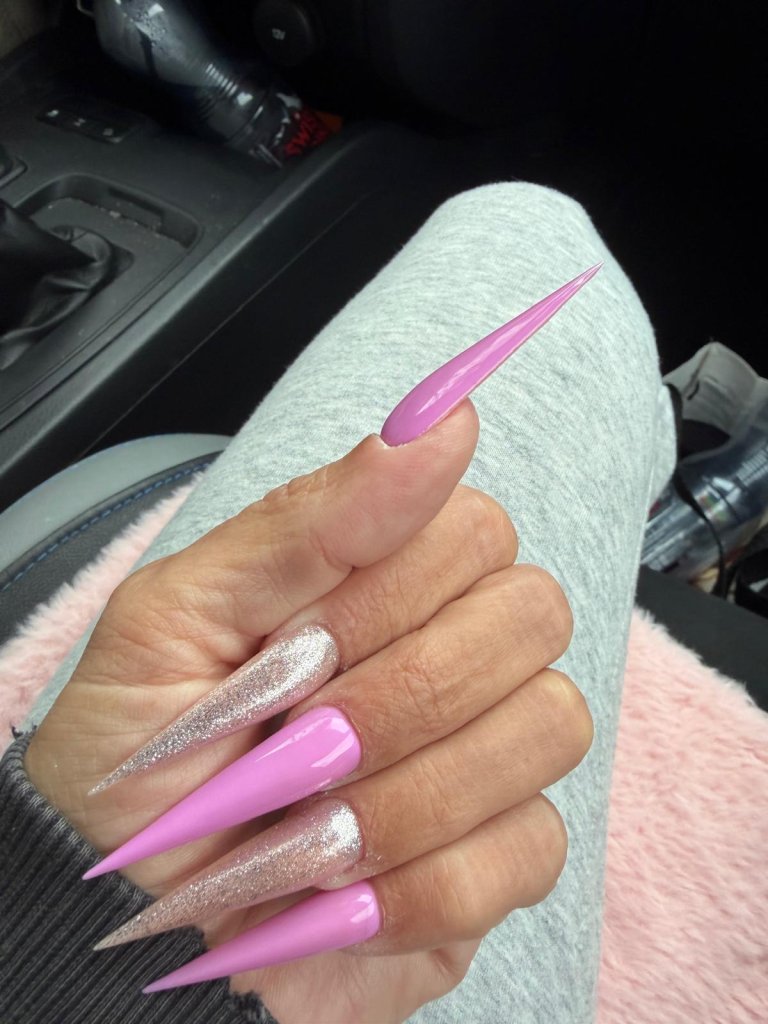 Suche Naildesigner/in für Extreme Stiletto