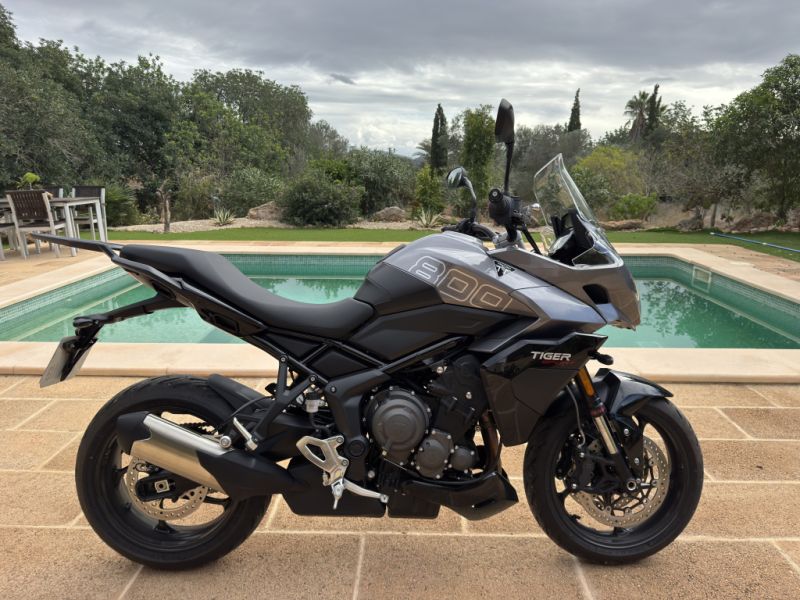 Looking for a friendly motorcyclist (m/f) for occasional tours around the island