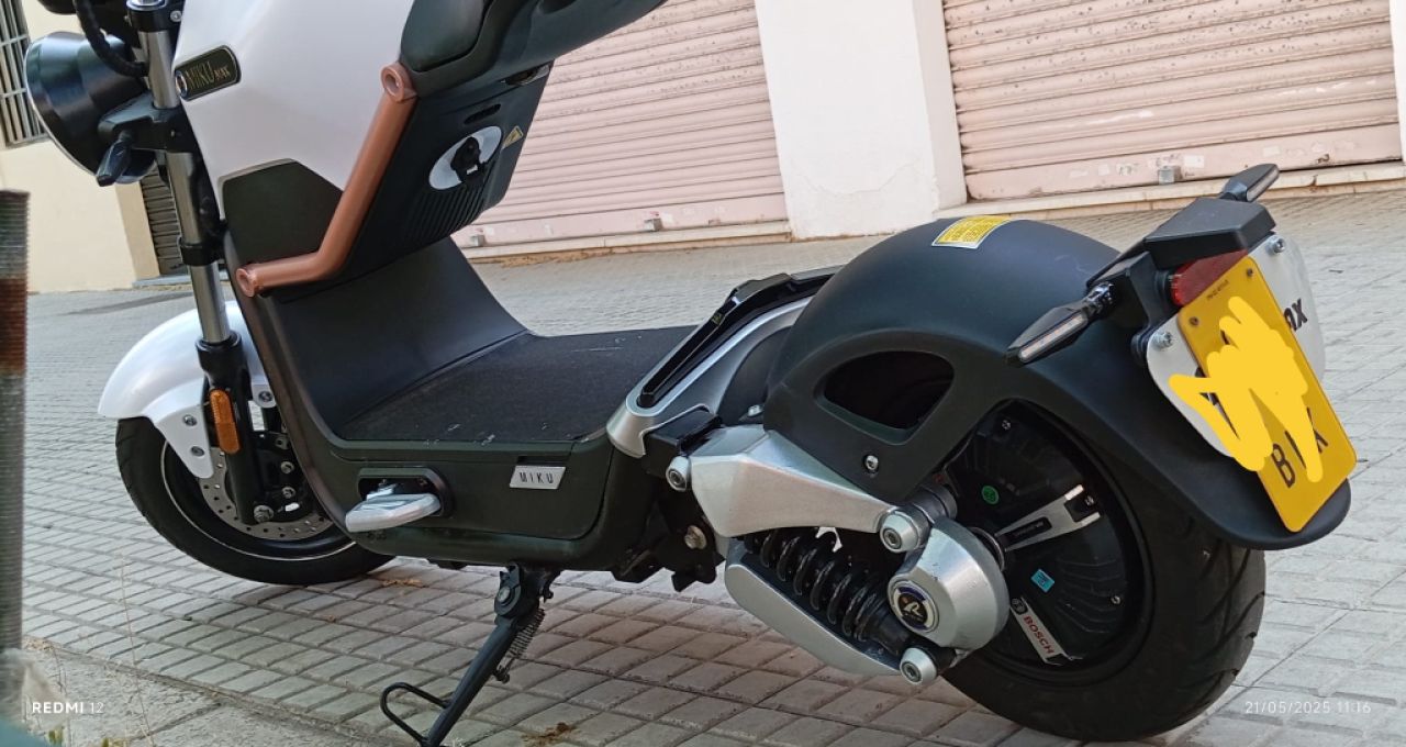 SUNRA Miku Max 49e Electric Motorcycle