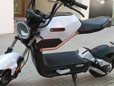 SUNRA Miku Max 49e Electric Motorcycle