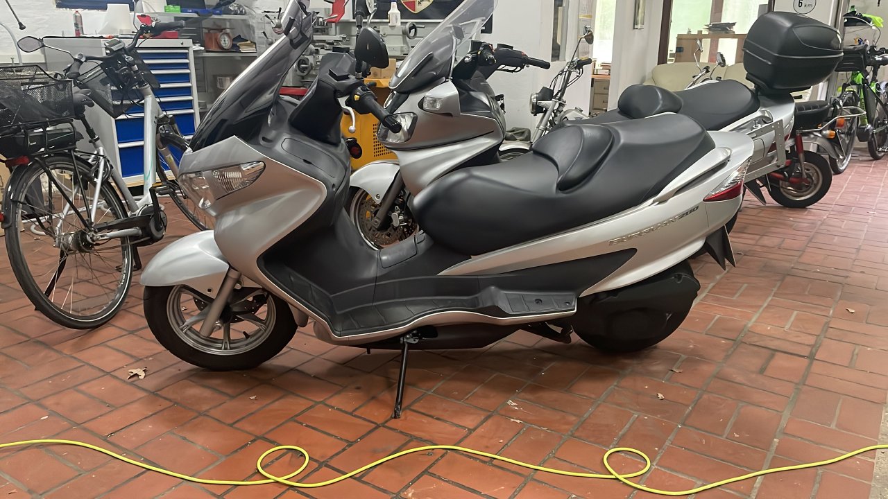 Suzuki Burgman 200 scooter 12,000 kilometers 1st owner