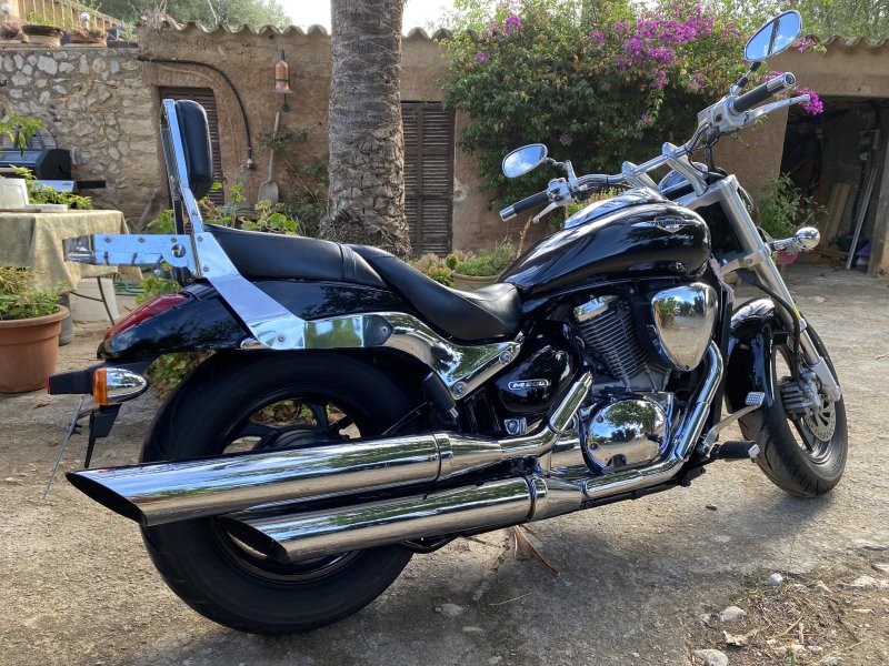 Suzuki Intruder