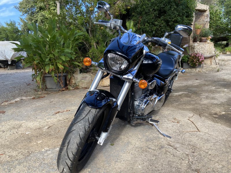 Suzuki Intruder