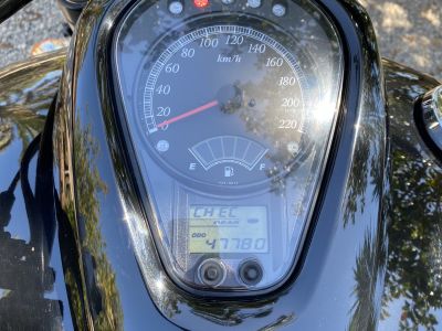 Suzuki Intruder