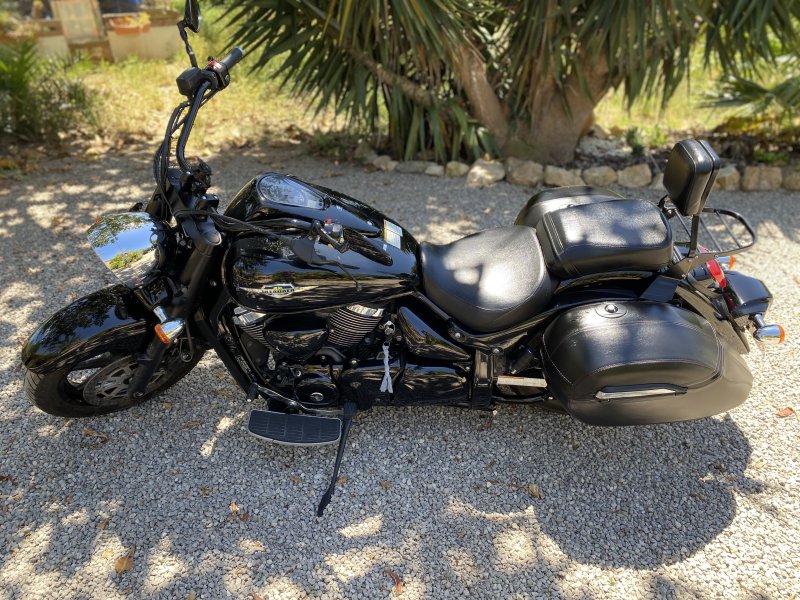 Suzuki Intruder
