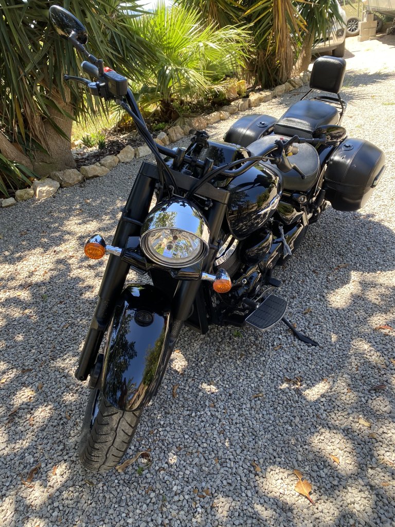 Suzuki Intruder