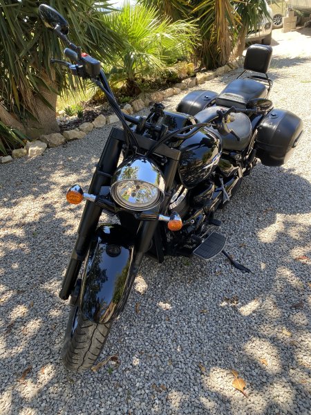 Suzuki Intruder