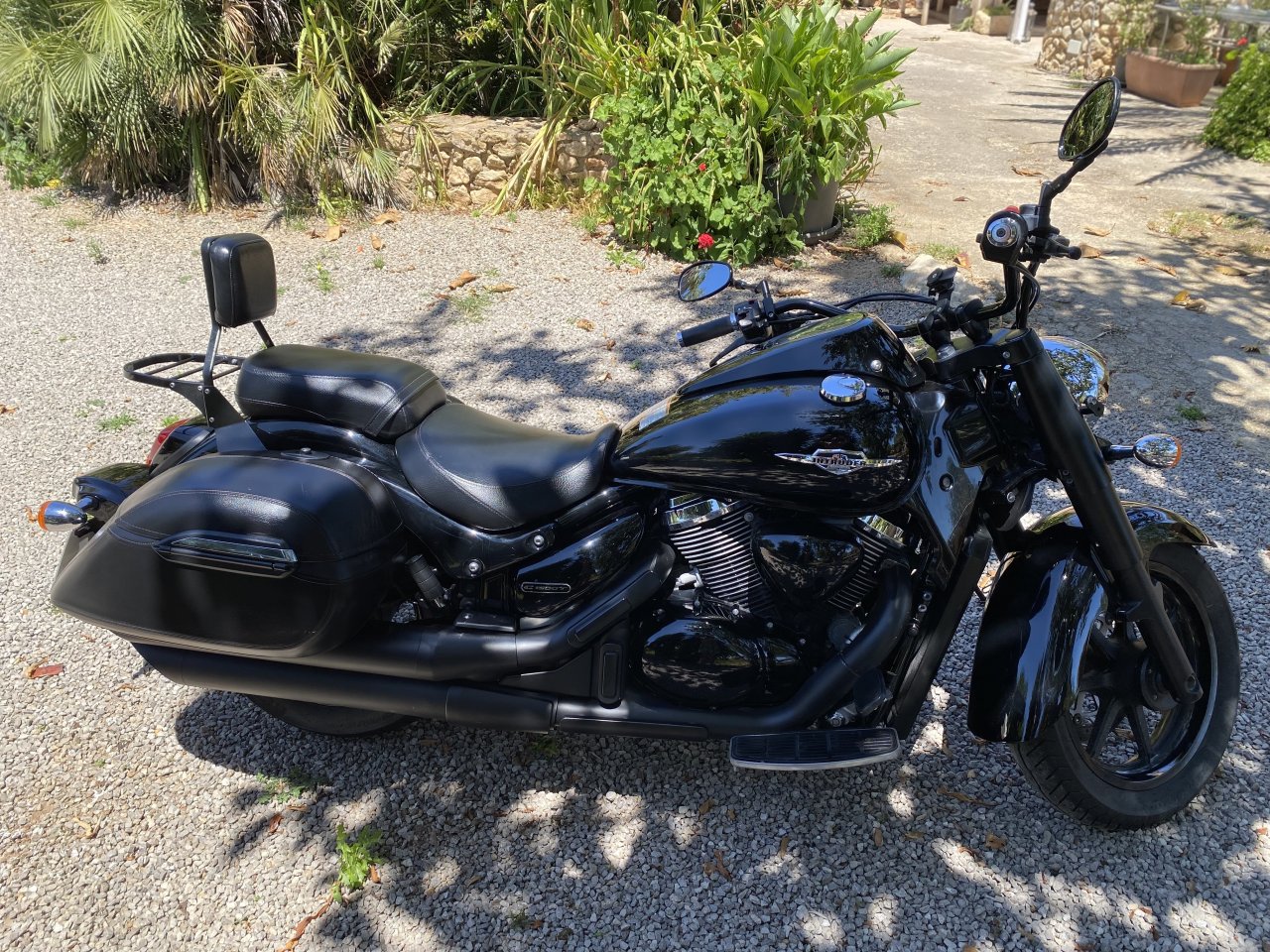 Suzuki Intruder