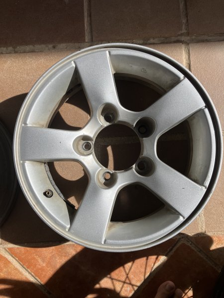 Suzuki Jimny orig. Alufelgen