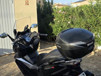 SYM Cruisym 300 E5 TCS nur 818 km 1. Hand ITV neu Zubehör inklusive