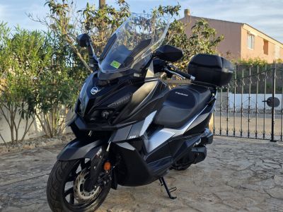 SYM Cruisym 300 E5 TCS nur 818 km 1. Hand ITV neu Zubehör inklusive