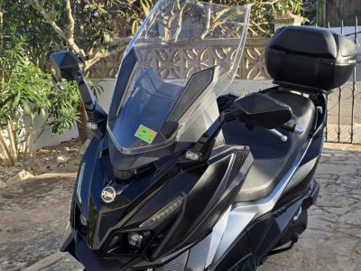 SYM Cruisym 300 E5 TCS nur 818 km 1. Hand ITV neu Zubehör inklusive
