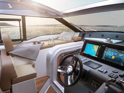 Charter de día con patrón – Bavaria SR36