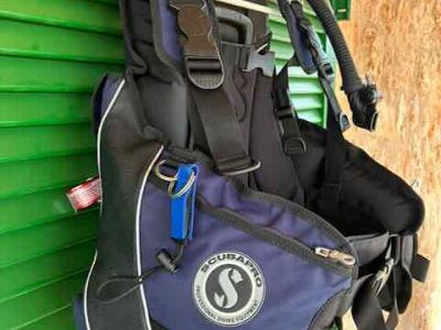 Taucherausrüstung für Frauen: Scubapro/Oecanic/Suunto