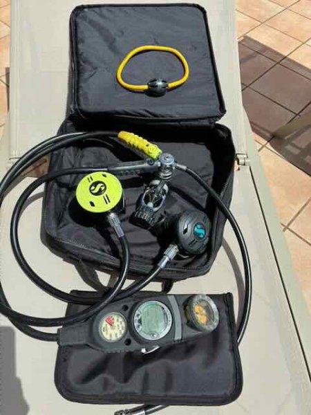 Taucherausrüstung für Frauen: Scubapro/Oecanic/Suunto