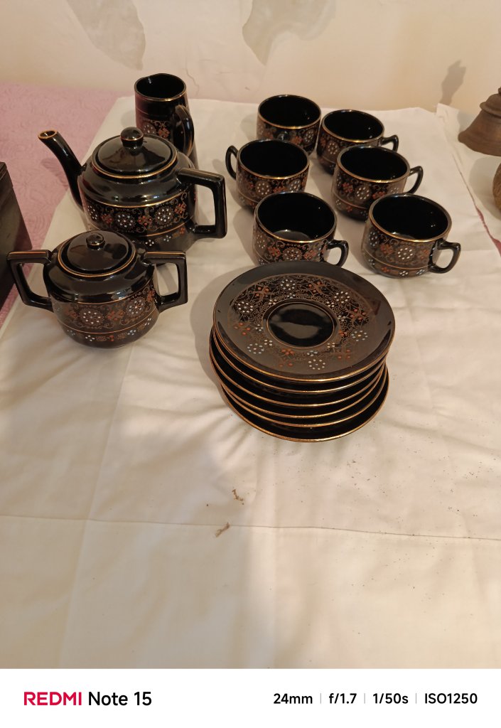 Servicio de té de aprox. 1930 de una manufactura de Sajonia o de la entonces Checoslovaquia