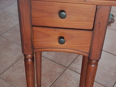 Telefontisch ,Blumentisch, Beistelltisch antik gemacht Echtholz