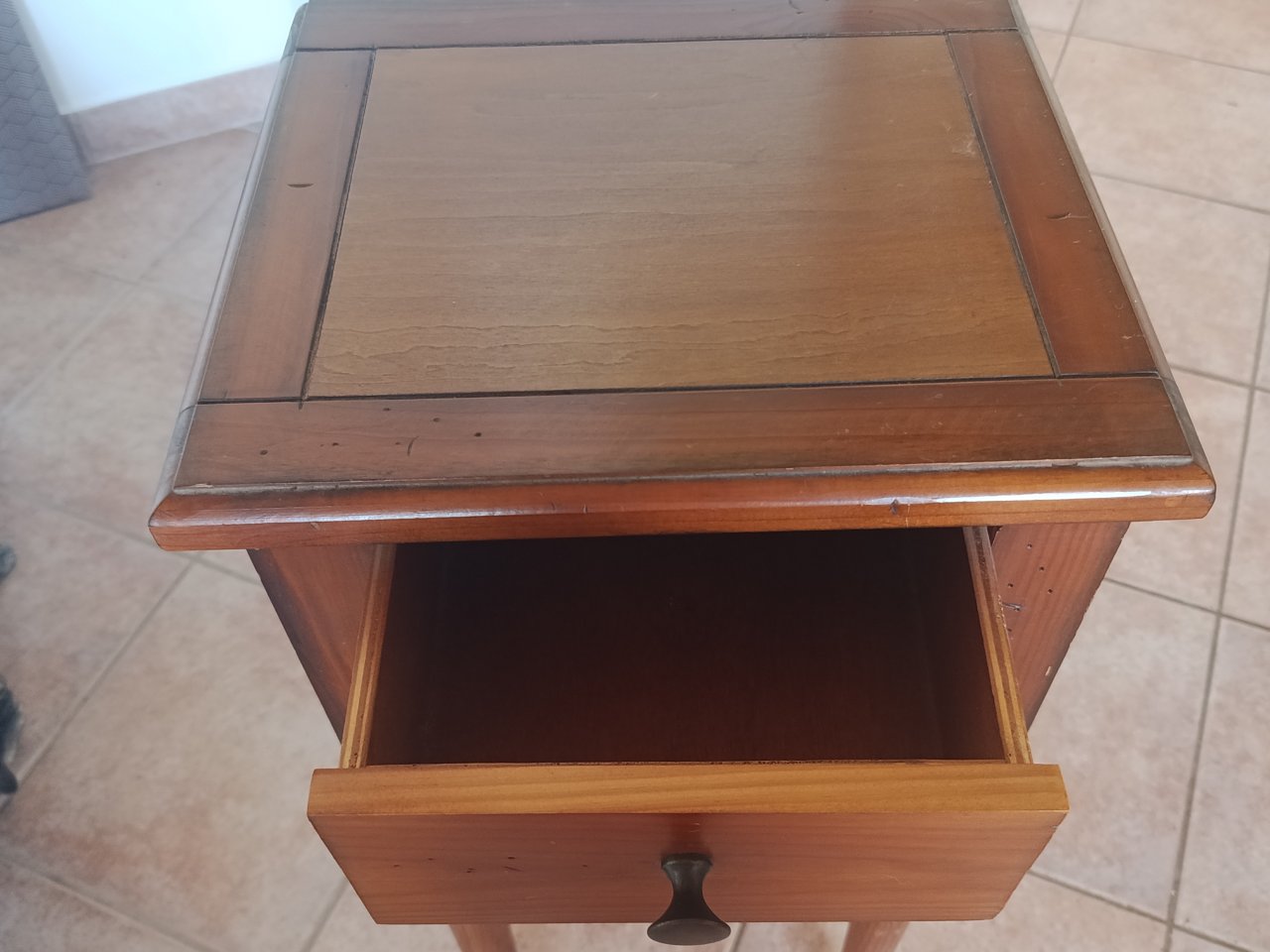Telefontisch ,Blumentisch, Beistelltisch antik gemacht Echtholz