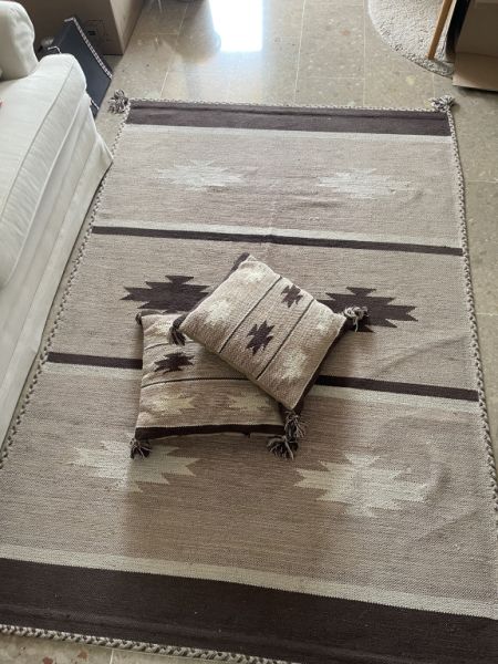 Teppich, 140 x 205 cm, mit 2 Kissen
