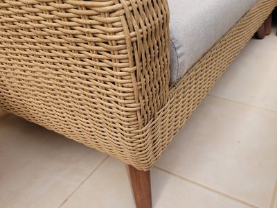 Terrassen-Ecksofa und Tisch neuwertig