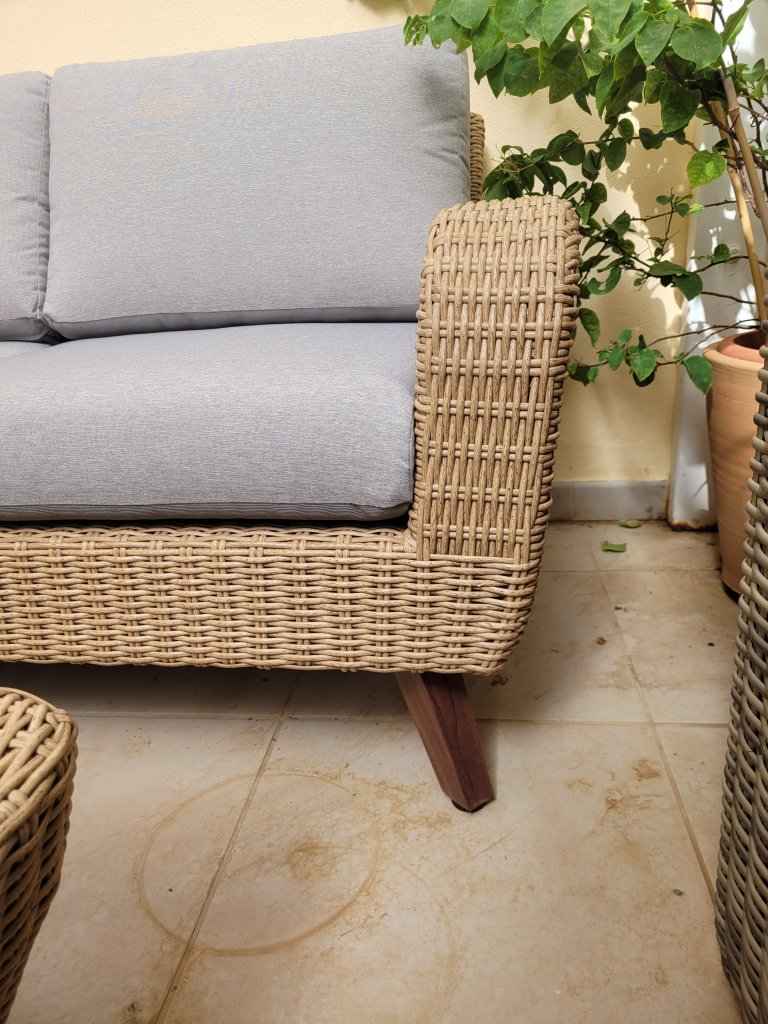 Terrassen-Ecksofa und Tisch neuwertig