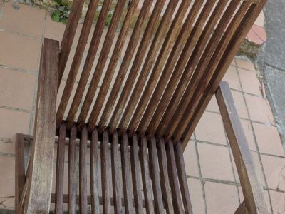 Terrassentisch und Stühle