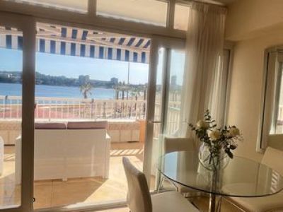 Terrenova - Renovated apartment in prime beachfront location.