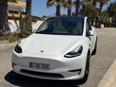 Tesla Model Y SR weiß 32.000km deutsche Zulassung