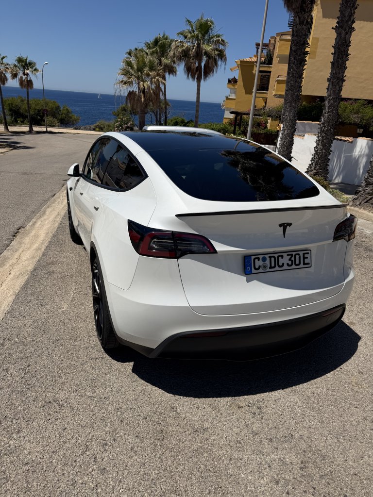 Tesla Model Y SR weiß 32.000km deutsche Zulassung