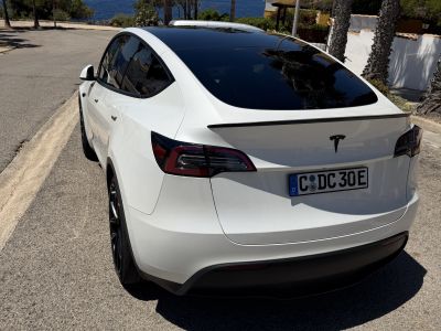 Tesla Model Y SR weiß 32.000km deutsche Zulassung