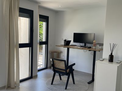 TheBossco Desk X Pro Ultra  elektrischer höhenverstellbarer Schreibtisch - neuwertig
