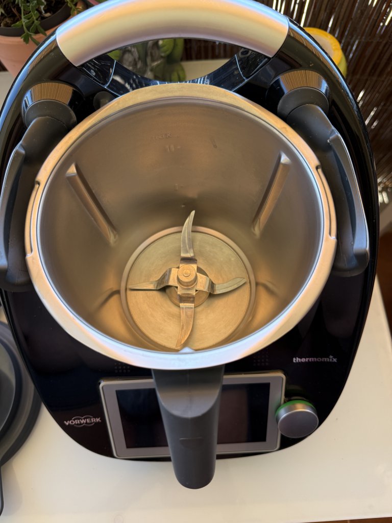 Thermomix TM6 Black Edition with lots of accessories! Top condition!