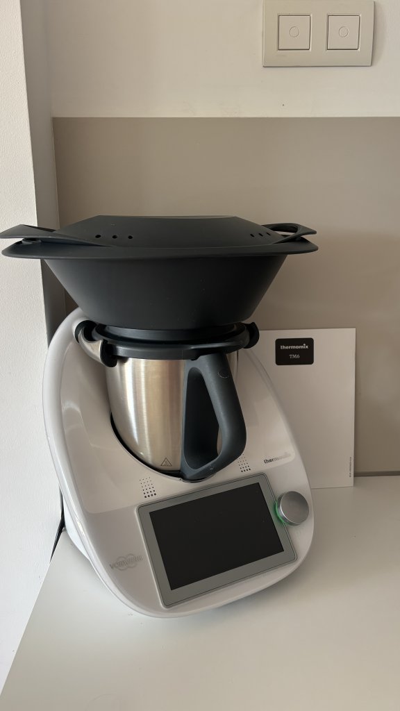 Thermomix TM6 white with Varoma & Vegetable Styler optional with Friend
