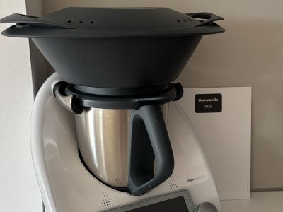 Thermomix TM6 white with Varoma & Vegetable Styler optional with Friend