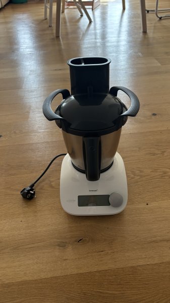Thermomix TM6 white with Varoma & Vegetable Styler optional with Friend