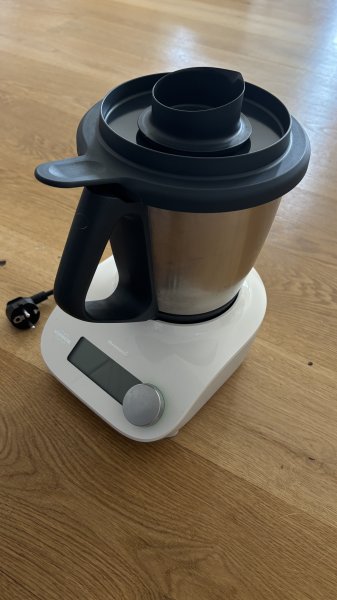 Thermomix TM6 white with Varoma & Vegetable Styler optional with Friend