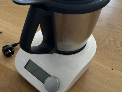 Thermomix TM6 white with Varoma & Vegetable Styler optional with Friend