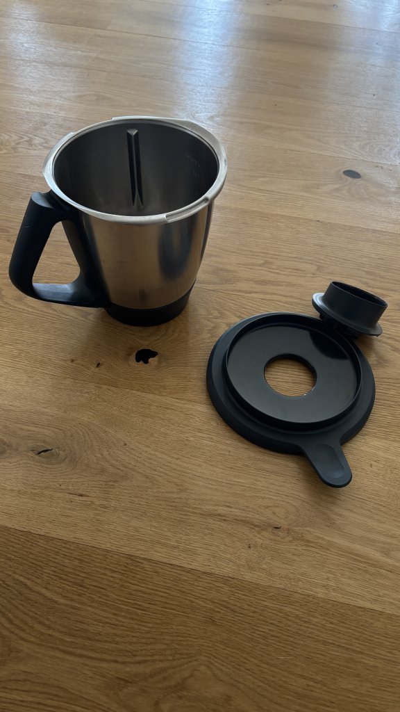 Thermomix TM6 white with Varoma & Vegetable Styler optional with Friend
