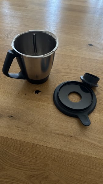 Thermomix TM6 white with Varoma & Vegetable Styler optional with Friend