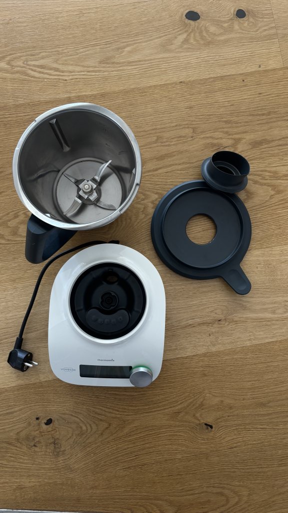Thermomix TM6 white with Varoma & Vegetable Styler optional with Friend