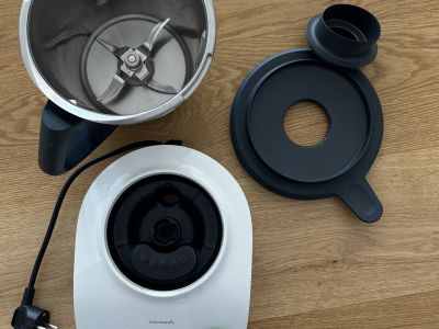 Thermomix TM6 white with Varoma & Vegetable Styler optional with Friend
