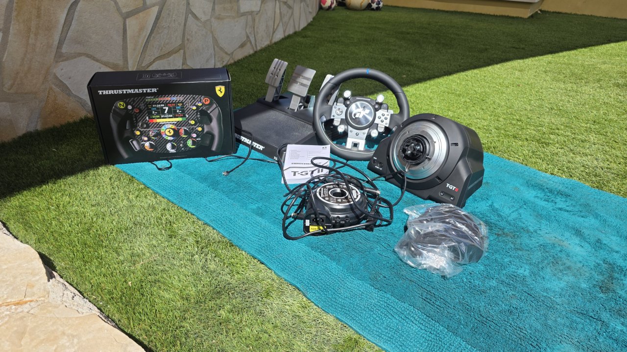 Thrustmaster T-GT II und Ferrari SF 1000 Edition Lenkrad