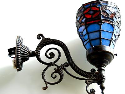 Tiffany wall lamp