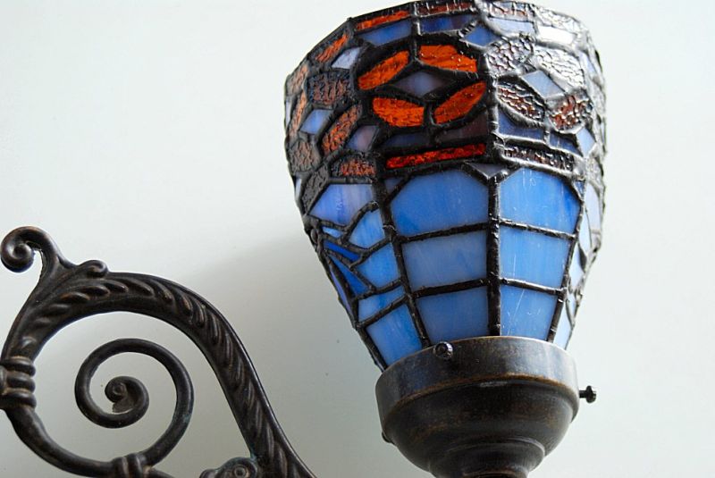 Tiffany wall lamp