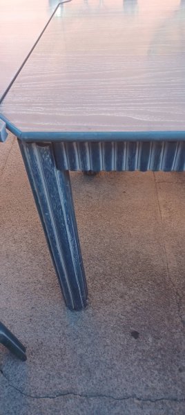Table with 8 chairs.