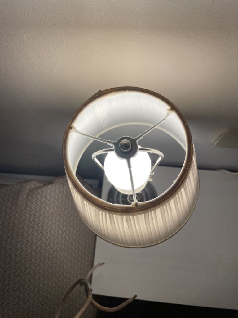 Lámparas de mesa de acero inoxidable con pantalla blanca - lámparas de noche