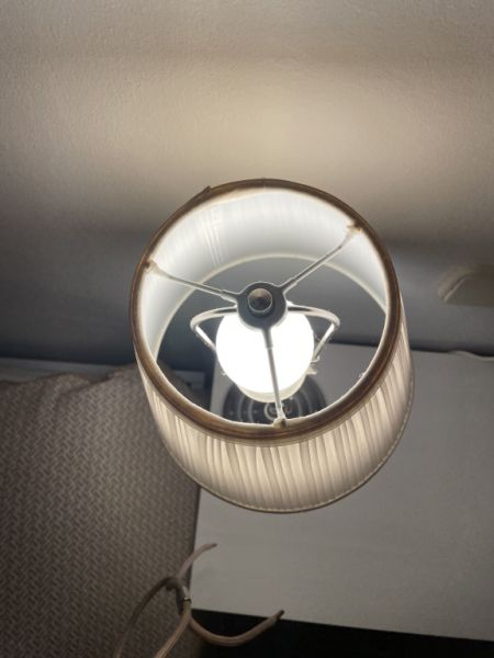 Lámparas de mesa de acero inoxidable con pantalla blanca - lámparas de noche