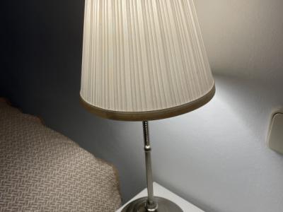 Lámparas de mesa de acero inoxidable con pantalla blanca - lámparas de noche