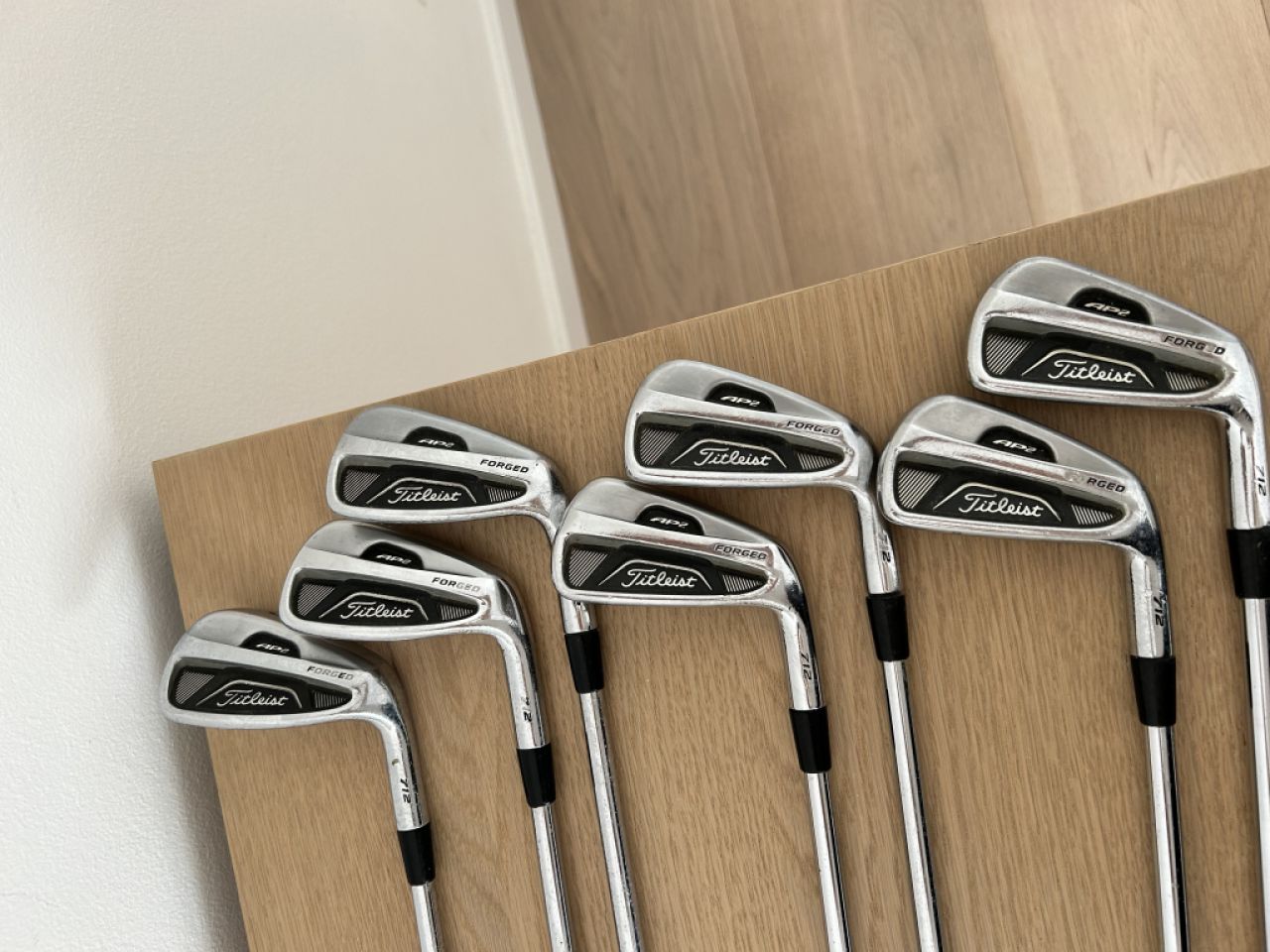 Palos de golf Titleist AP2 RH